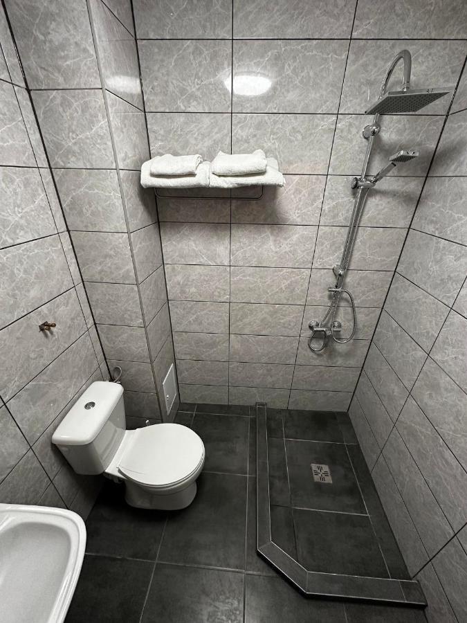 Casa Bucovineana Aparthotel Iasi Bagian luar foto